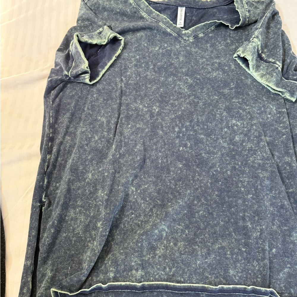 Zenana Outfitters Green Distressed V-Neck Top